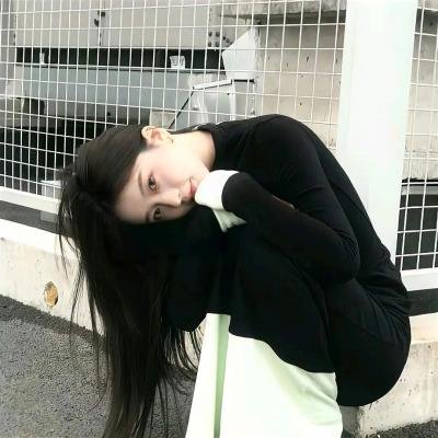 在拥挤的房间拥抱